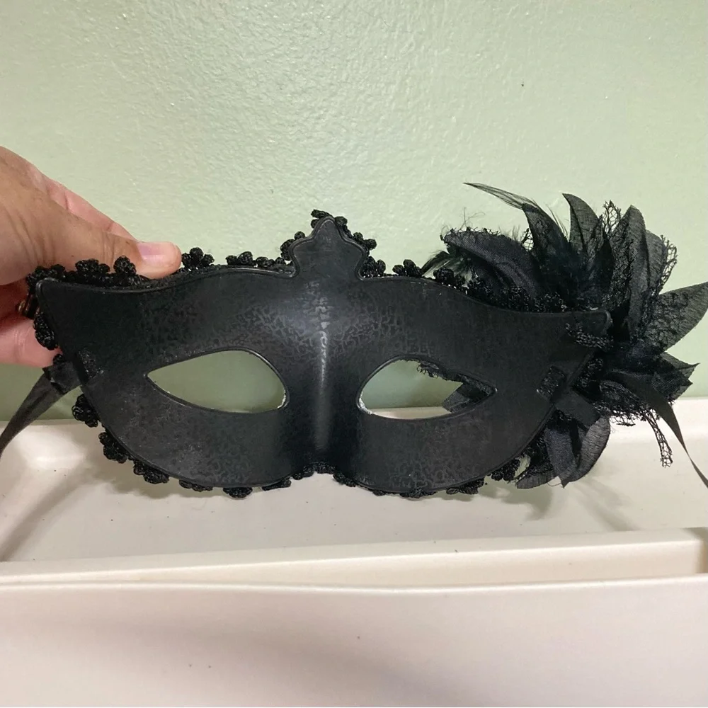 MASK Masquerade Venetian Mask Lace Black Flower Black Feathers Bling Halloween